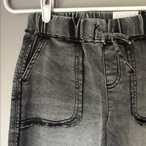 NWT LIMITED TOO Girls Grey Wash Wide Leg Jeans - Picture 2 of 7